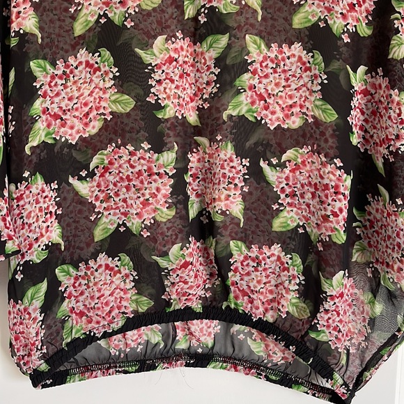 Chiffon Flower Print Crop Top - Picture 2 of 16
